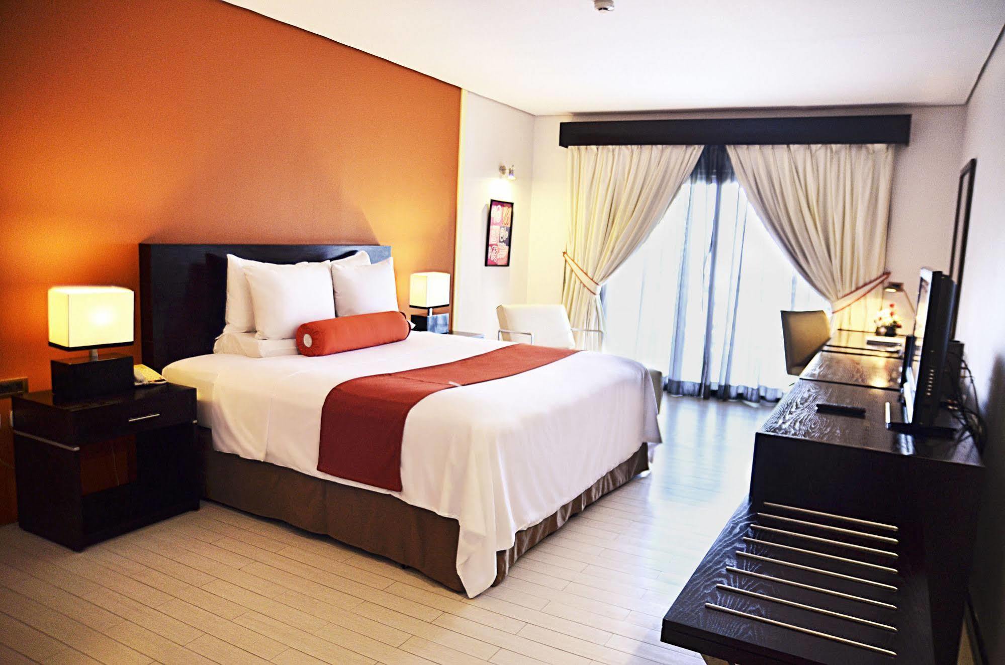 Thunderbird Resorts - Poro Point San Fernando City  Exterior foto